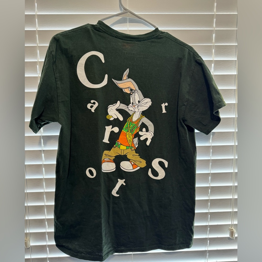 Carrots x Looney Tunes Bugs Bunny Green T-Shirt Size Medium